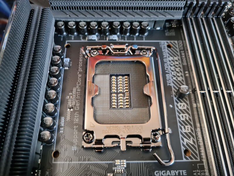 Aorus Master Z690 Intel armor motherboard gaming 10G Thermal Gigabyte.jpg
